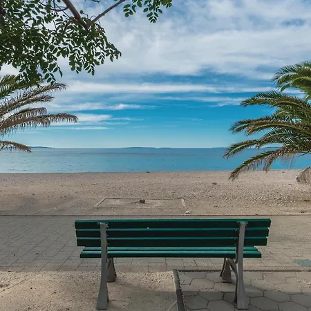 1 Bedroom Awesome In *