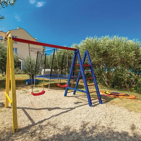 1 Bedroom Awesome In *